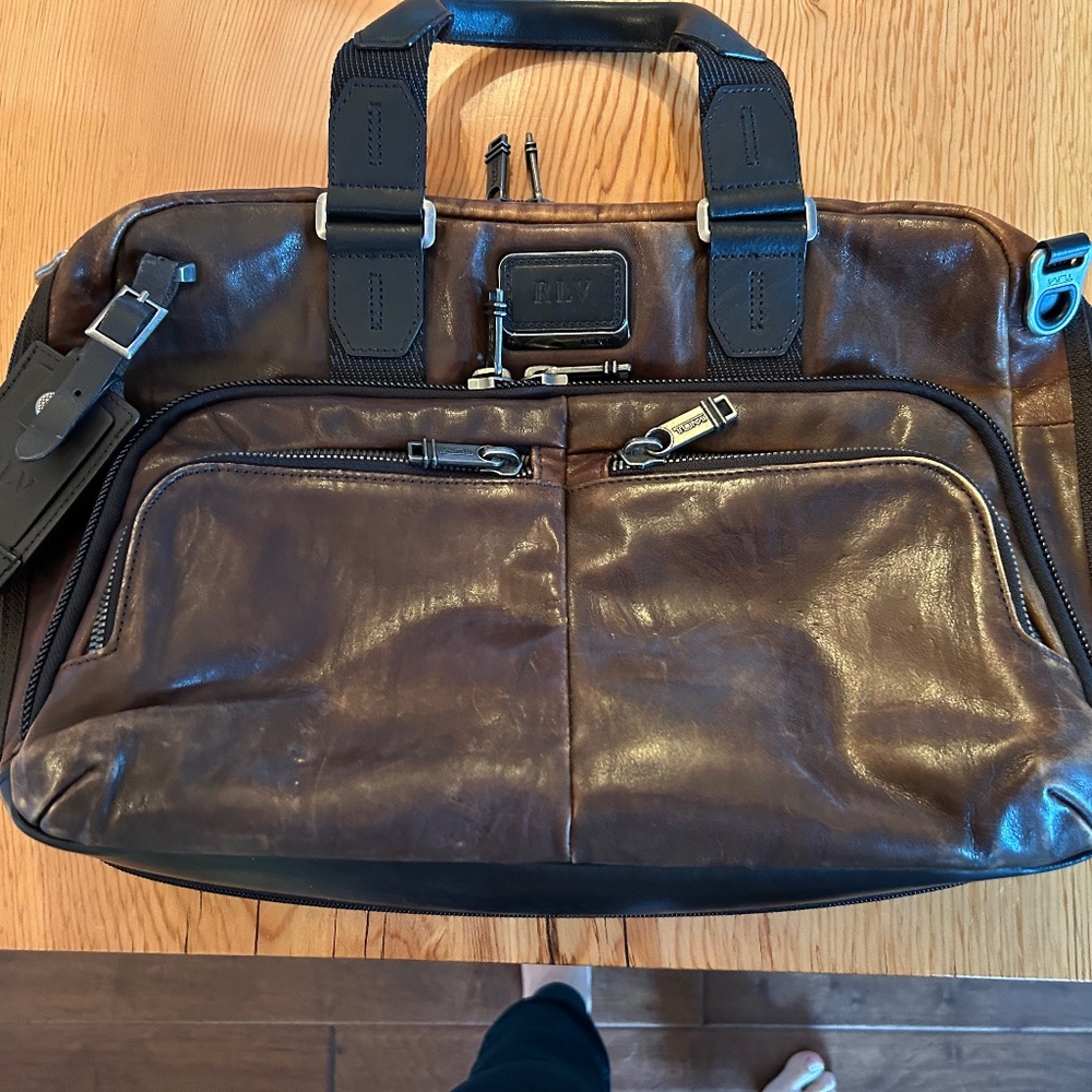 TUMI Albany Slim Commuter Brief Leather